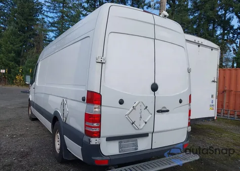 2011 Mercedes-Benz Sprinter 2500 High Roof из США, поврежденный, VIN WD3PE8CB1B5569256